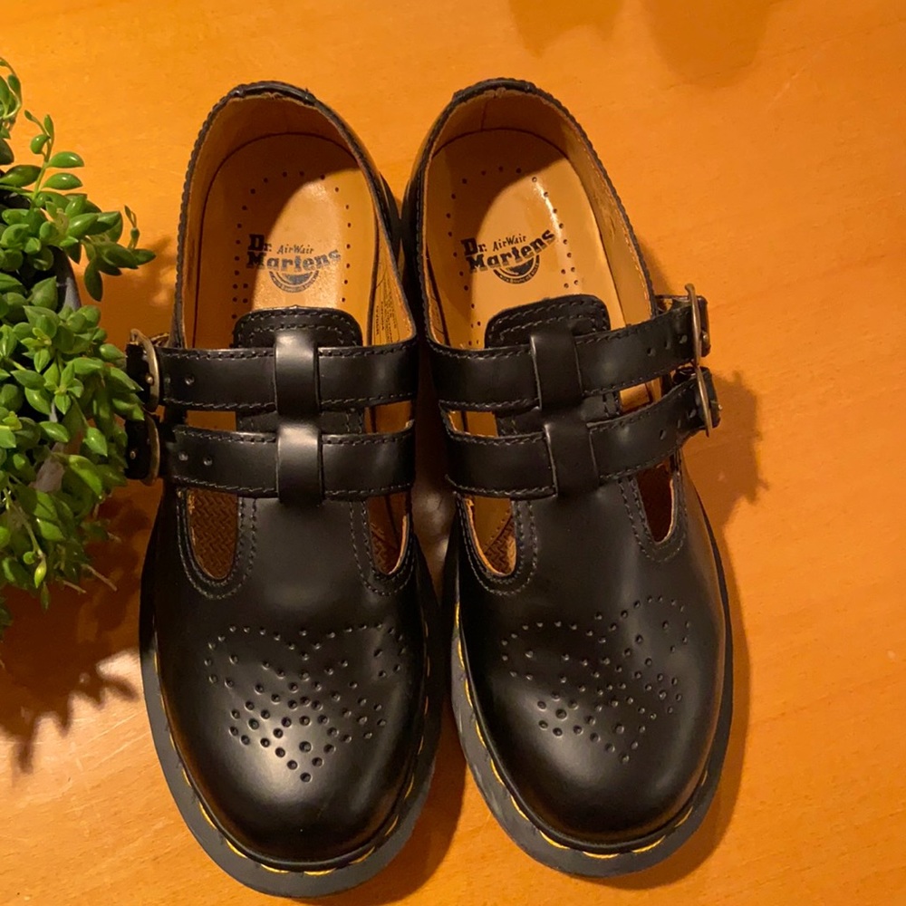 8065 Mary Jane black smooth Dr. Martens size 7